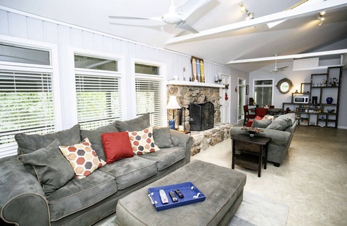 Gainesville Condo | 2 bed 2 bath condo on Lake Lanier-