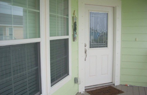 Aransas Pass House | 2 bed 2 bath, furnished, all utilities for long term renter!