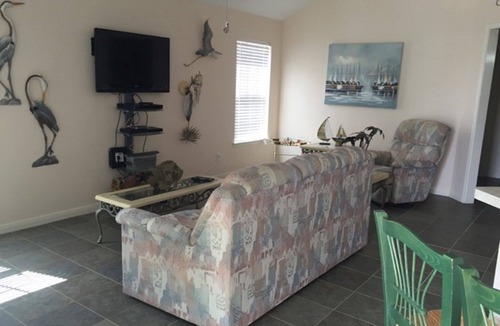 Aransas Pass House | 2 bed 2 bath, furnished, all utilities for long term renter!