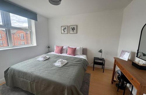 Morley Apartment | 2 bed - 2 bath, gated parking, M62 J27