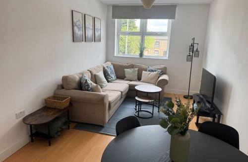 Morley Apartment | 2 bed - 2 bath, gated parking, M62 J27