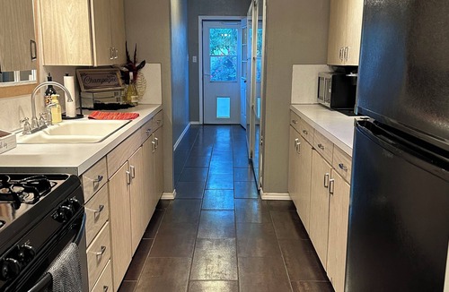 Fort Worth House | 2-bed 2 bath house located 1 mile from TCU Campus, 25 mins to Cowboys stadium