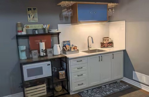 Ottawa Division House | 2 Bed 2 Bath in Orleans