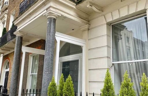 City of Westminster Condo | 2 Bed/2 Bath Large Flat, Ground Floor, Sky TV, AC