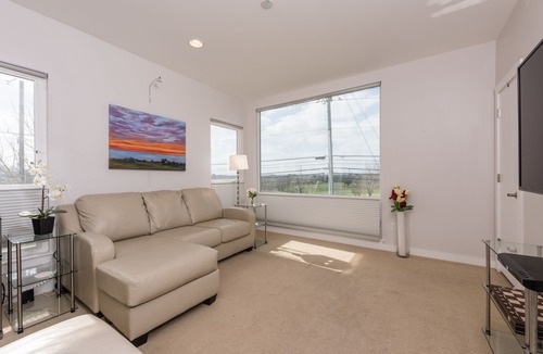 Hancock Apartment | 2 bed 2 bath modern apt. right in Central Austin