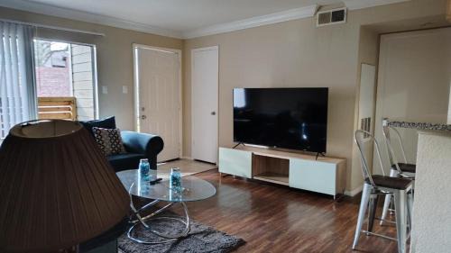 Astrodome Apartment | 2 bed 2 bath near Medical center