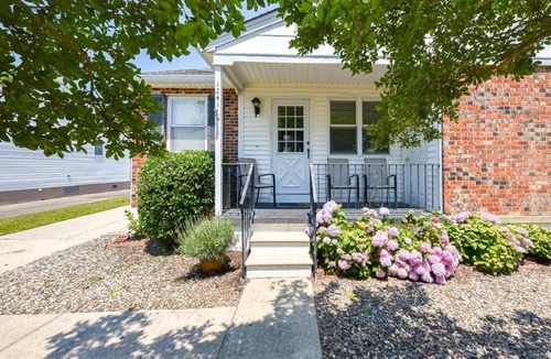 Village Green House | 2 bed/2 bath not far from the Beach!