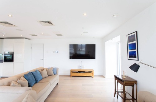 Clapham Apartment | 2 Bed/2 Bath Penthouse With Amazing Views