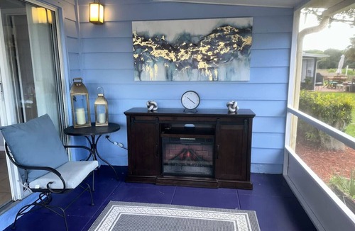 Plymouth Apartment | 2 Bed 2 Bath Quiet Lakeside Condo