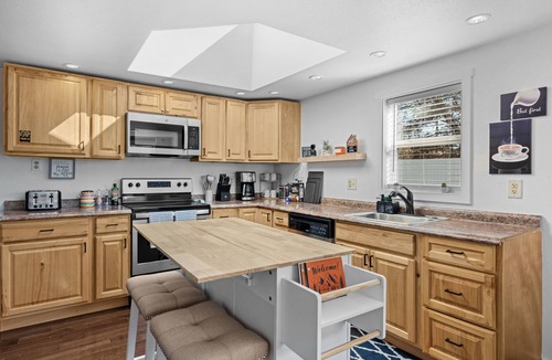 Spokane House | 2 Bed 2 Bath Riveside Retreat
