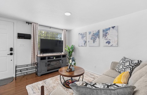 Spokane House | 2 Bed 2 Bath Riveside Retreat