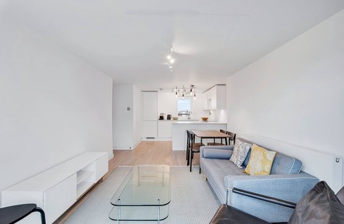 Warwick Apartment | 2-Bed, 2-Bath Seventh Floor Flat