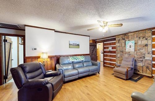 Qualla House | 2 Bed 2 Bath Vacation home in Whittier II