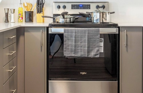 Kensington Apartment | 2-Bed 2-Bath W/D Central Kitchen Wifi Desk