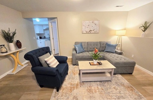 Lynnwood House | 2 bed 2bath guest house with private entrance, near light rail & Seattle