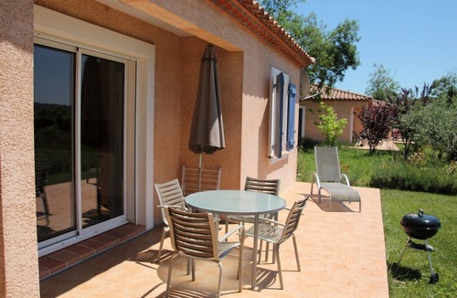 Cebazan House | 2-bed 5-ft. air-conditioned villa with shared heated and covered swimming pool