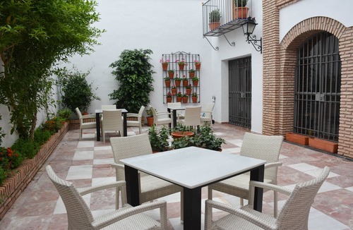 San Andres-San Pablo Apartment | 2-bed Apartment close to Historic Centre with Rooftop Terrace & Wi-Fi