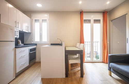 Barceloneta Apartment | 2 bed apartment in Barceloneta steps from the beach