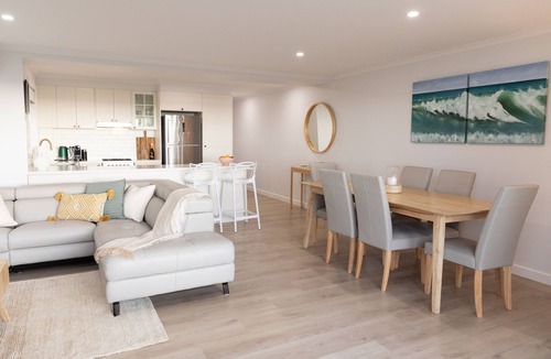 Miami Apartment | 2 Bed apartment opposite the beach