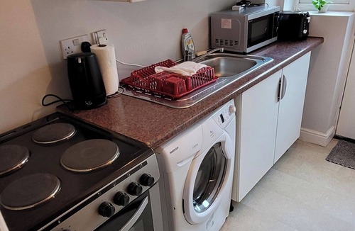 Levenshulme Apartment | 2-Bed Apartment, Sleeps 4,On-site parking