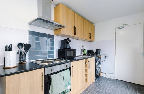 Bispham Apartment | 2 Bed apartment| sleeps up to 5|