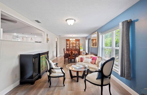 Charlotte Apartment | 2 Bed Apartment Sleeps 4 with Free Parking