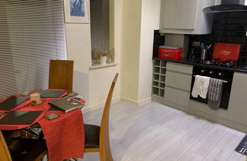 Wallasey Apartment | 2-Bed Apartment - Sleeps 4 & Parking