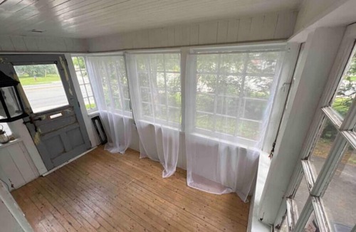 Fredericton House | 2 Bed Apartment w/Fireplace