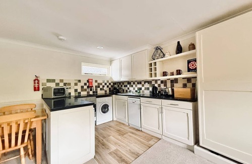 Chillington House | 2 Bed Apartment with Shared Pool