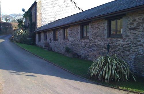 Chillington House | 2 Bed Apartment with Shared Pool