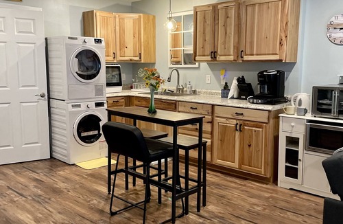 Kennebunk Apartment | 2 bed apartment with everything you should need! 5 min from I-95!