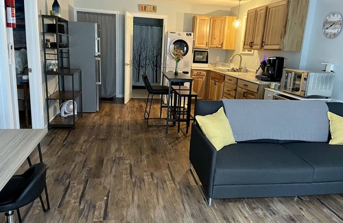 Kennebunk Apartment | 2 bed apartment with everything you should need! 5 min from I-95!