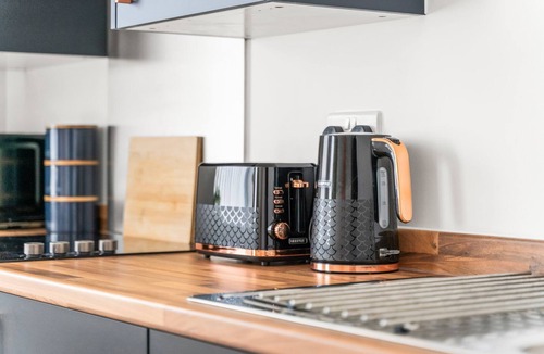 Bradford Apartment | 2-Bed Apt | Bingley, Bradford | Free Parking