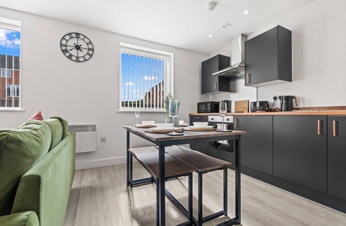 Bradford Apartment | 2-Bed Apt | Bingley, Bradford | Free Parking