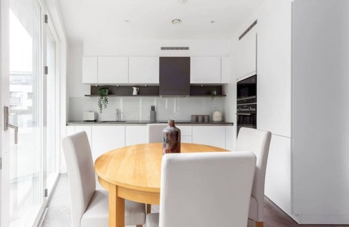 Islington Apartment | 2 Bed Balcony Flat in Islington