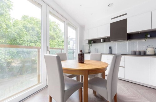 Islington Apartment | 2 Bed Balcony Flat in Islington