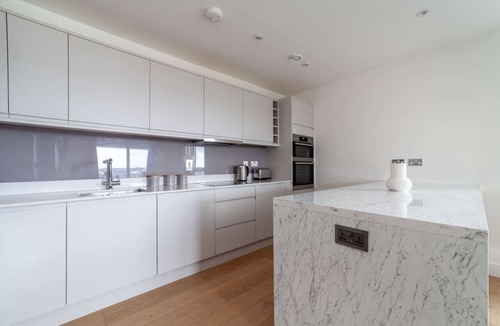 Brent Apartment | 2 Bed Balcony Flat in Colindale