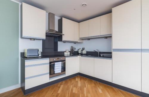Prince's Apartment | 2 Bed Balcony Flat in Vauxhall