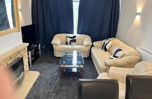 Upton Cheyney House | 2 Bed bungalow in Bristol