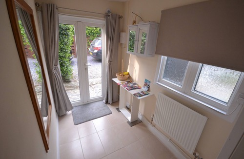 Denbigh Cabin | 2-bed Cabin Sleeps 4 -small Pets Ok -free Parking