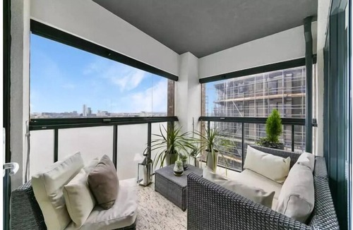 Canary Wharf Apartment | 2 Bed | Canary Wharf | Stunning Views