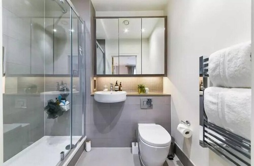 Canary Wharf Apartment | 2 Bed | Canary Wharf | Stunning Views