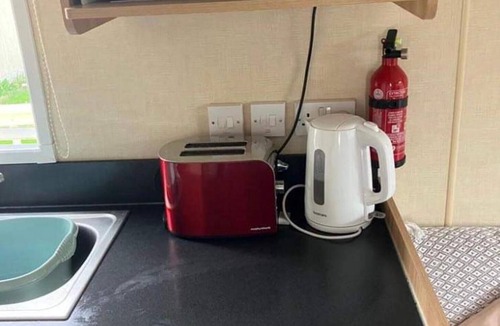 Mablethorpe and Sutton Cabin | 2-bed Caravan in Mablethorpe sea Front Location