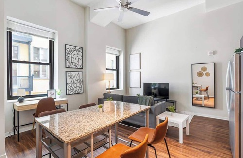 Downtown Cincinnati Apartment | 2 Bed |Carew Tower |Walkable