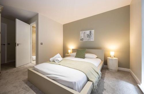 Cheetham Hill Apartment | 2 Bed Central Flat By City SuperHost