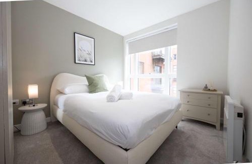 Cheetham Hill Apartment | 2 Bed Central Flat By City SuperHost