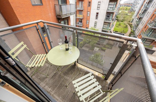 Cheetham Hill Apartment | 2 Bed Central Flat By City SuperHost