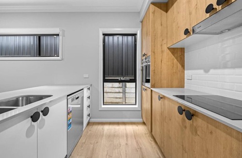 Beechworth House | 2 Bed Central New townhouse