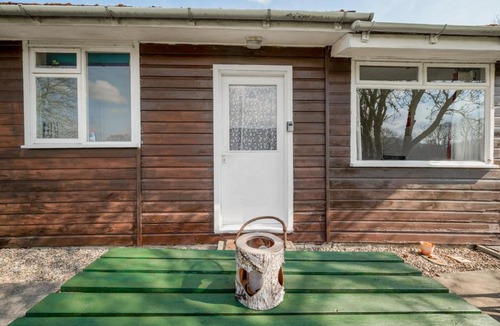 Contin Ski Chalet | 2 Bed Chalet - Sleeps 3 - River and mountain views