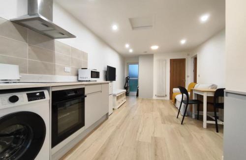 Chippenham House | 2 Bed Chippenham House with Parking